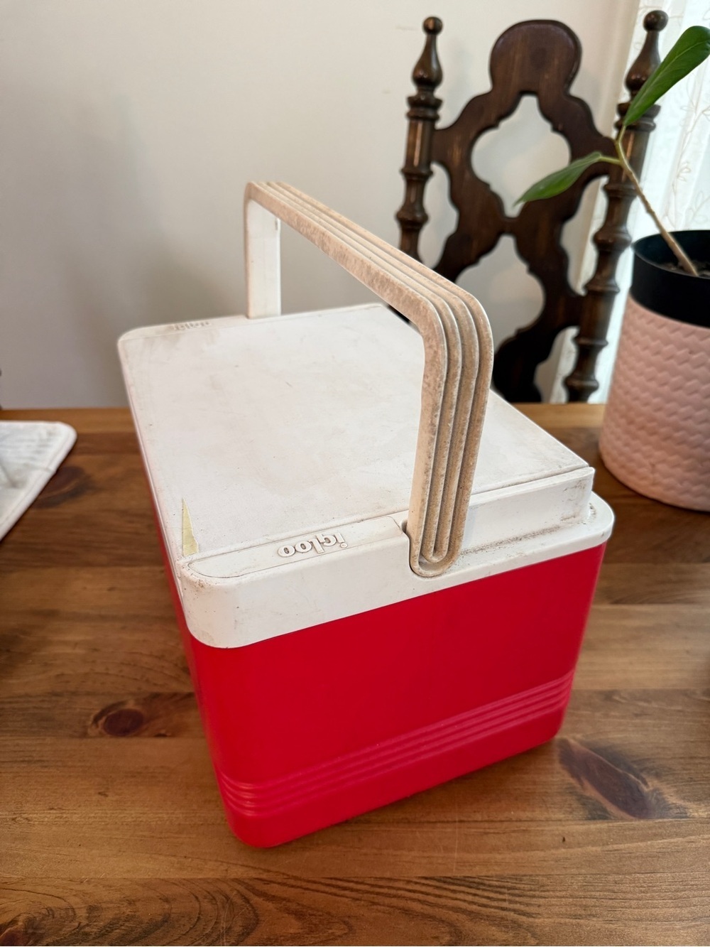 Igloo Red Cooler Lid with Embossed Logo
